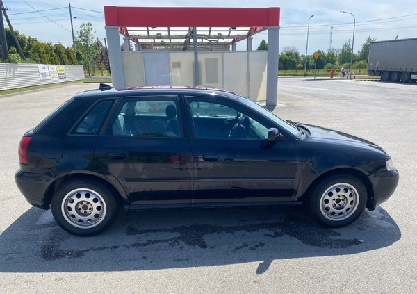 Audi A3 cena 3400 przebieg: 262500, rok produkcji 1999 z Kielce małe 46
